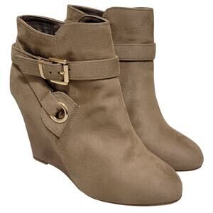 Rebel by Zigi Women Keylie Wedge Heel Ankle Booties Size US 6.5 Taupe Faux Suede